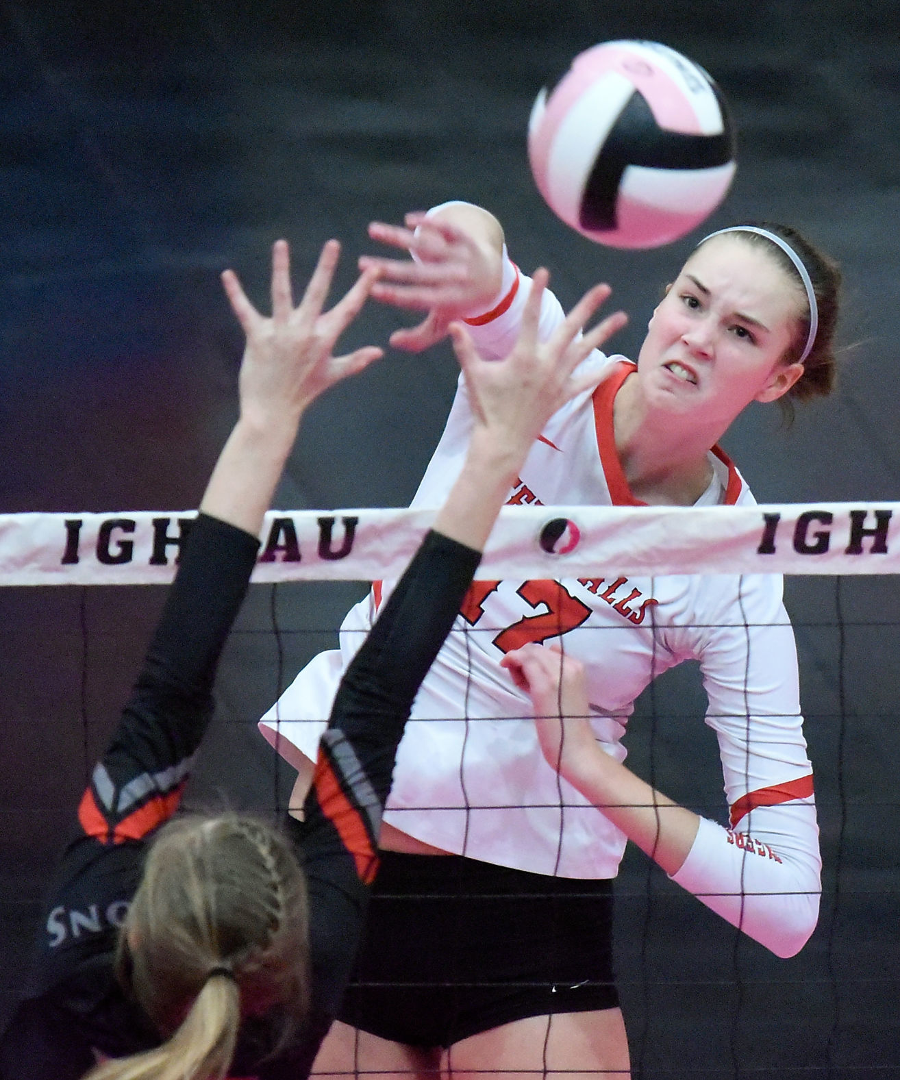 110818ho-cf-vb-linn-mar-1